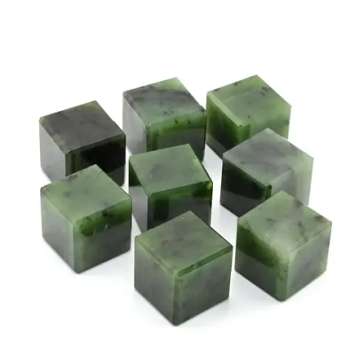 Кубик из камня нефрит 20*20мм "Камни для виски"