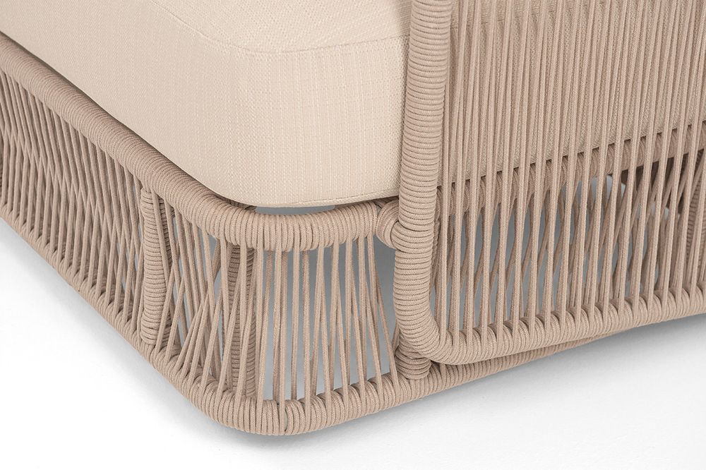 "Альбано" диван 3-местный плетеный из роупа, каркас алюминий светло-серый (RAL7035) муар, роуп бежевый круглый, ткань Mossle светло-бежевая