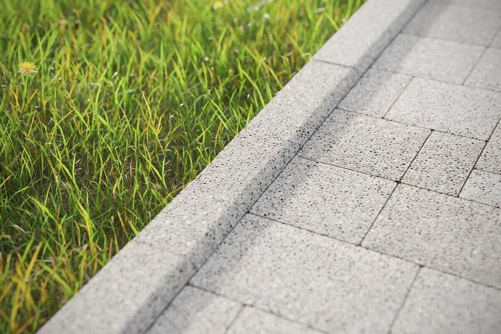 Бордюрный камень Steingot Садовый, цвет Bianco Nero 1000х200х80