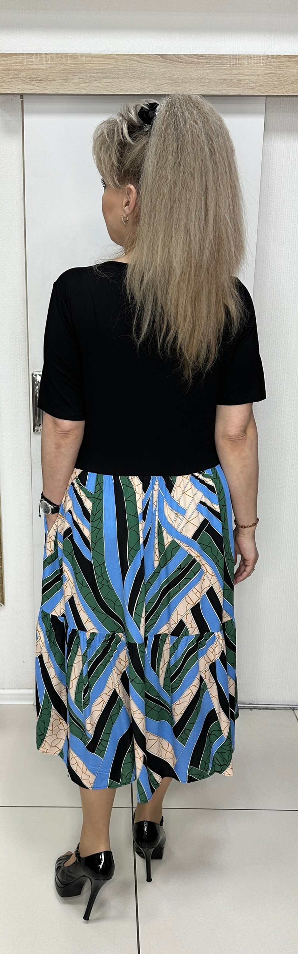 Комбинированное платье с черным верхом