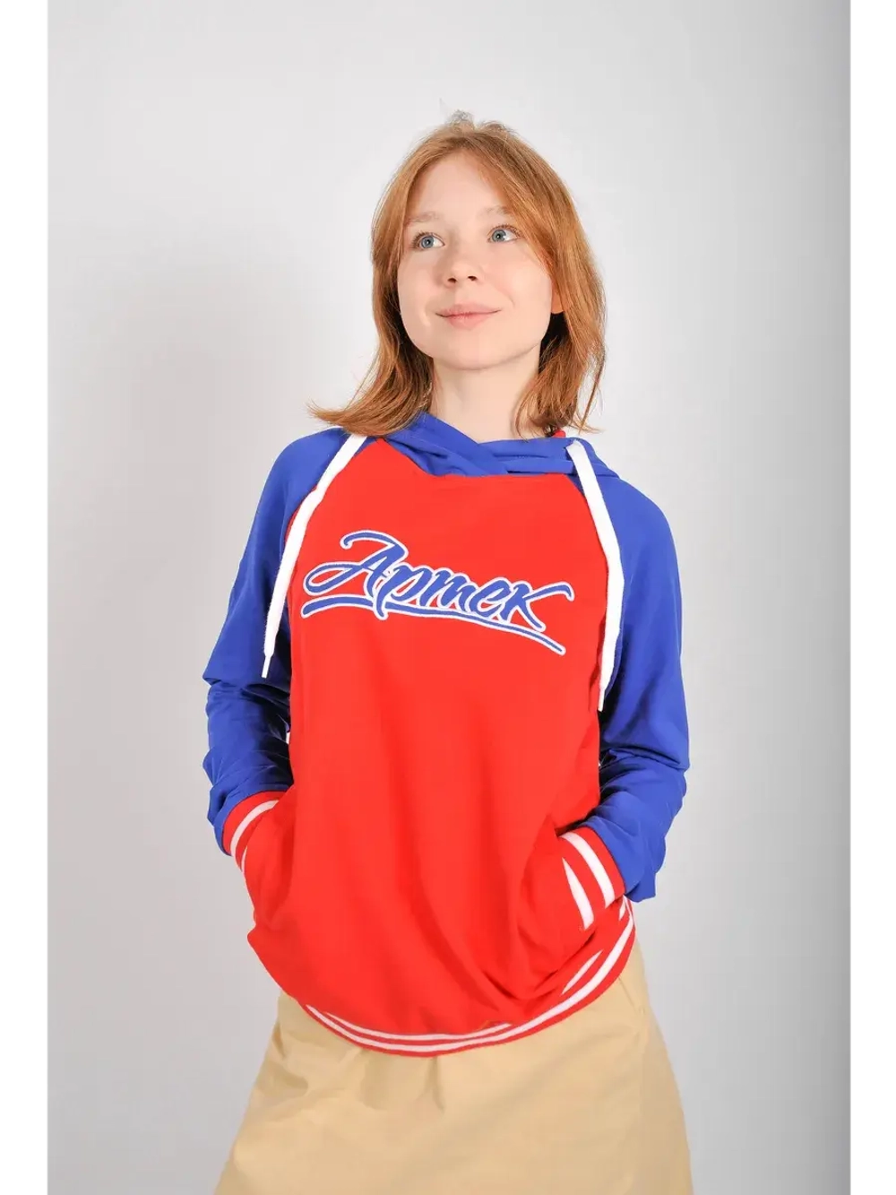 Толстовка с капюшоном