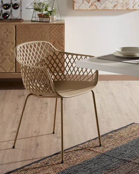 Стул Quinn бежевый | La Forma | Испания | Купить в Hallberg.ru