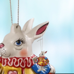 Кролик из Алисы ёлочная игрушка из фарфора