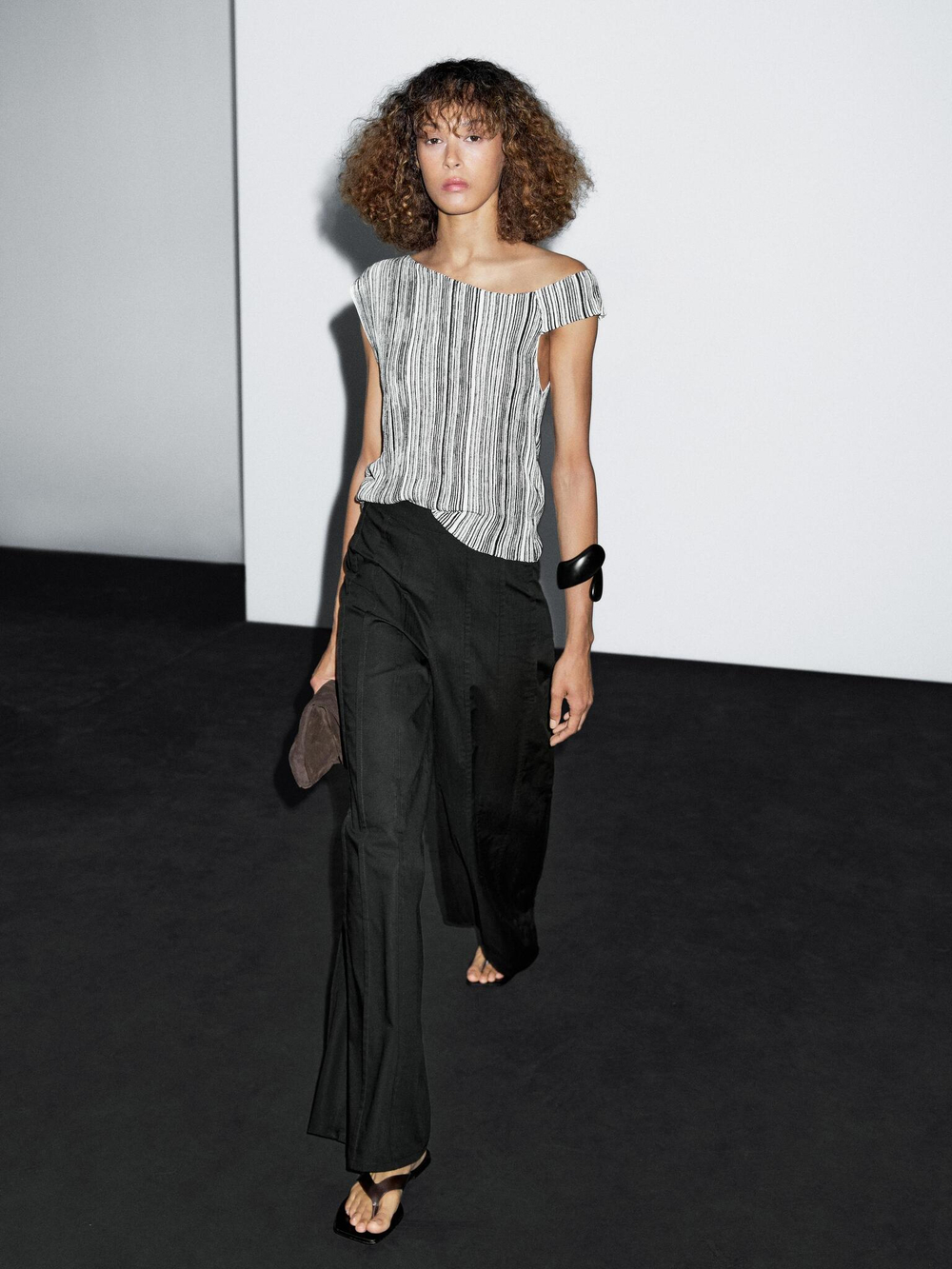 Massimo Dutti Брюки с широкими штанинами и декоративными швами, черный