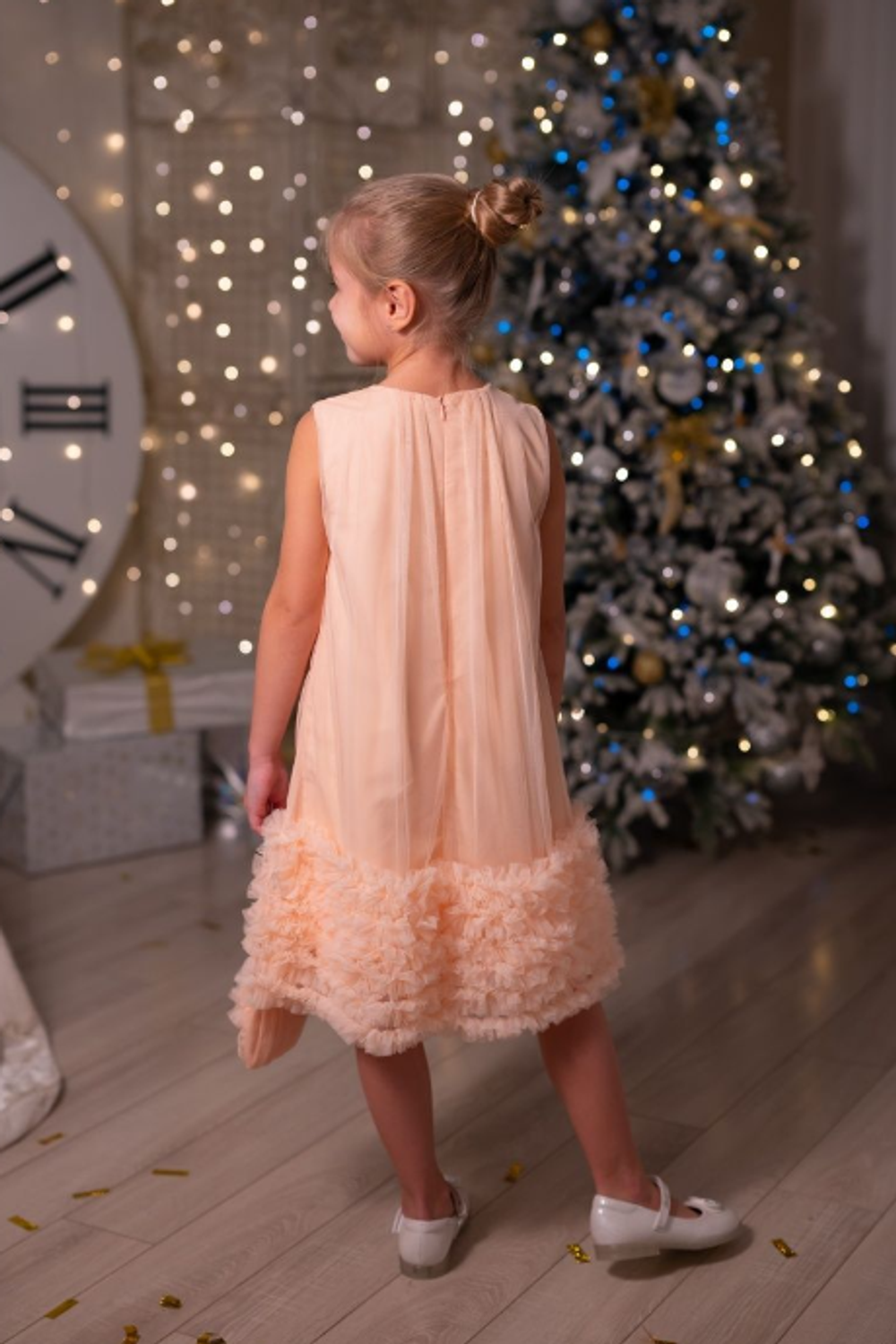 Платье для девочек нарядное персиковое