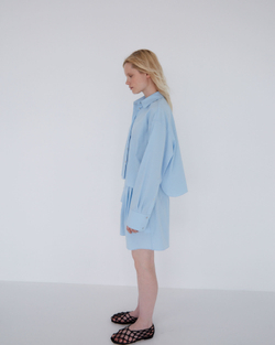 Рубашка укороченная из смесового хлопка голубой