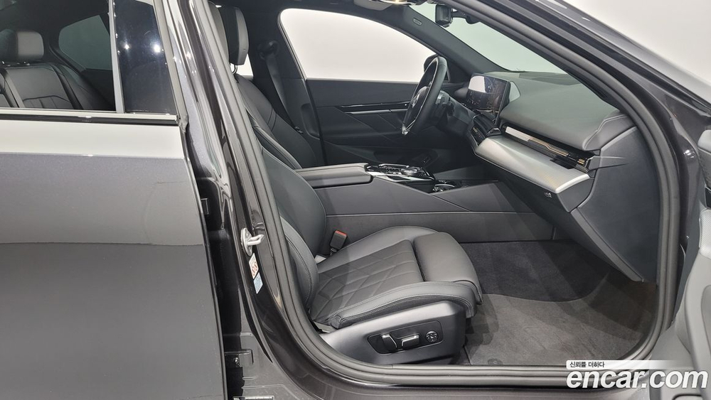 BMW 5 Series (G60) 520i M Sports (12.2023)