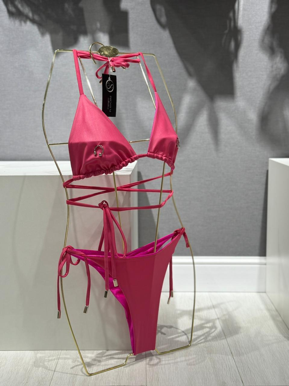 Купальник с пирсингом В розовом цвете