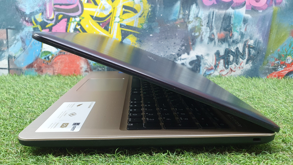 Ноутбук ASUS Celeron/4Gb/HDD 500 Gb/VivoBook X540NA-GQ005T [90nb0hg1-m02040]/Windows 10