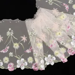 Вышивка на сетке персик/цветы (левая) 22 см