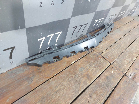 Кронштейн решетки радиатора MB C-Class (W205) 14-21 Б/У Оригинал A2058851165