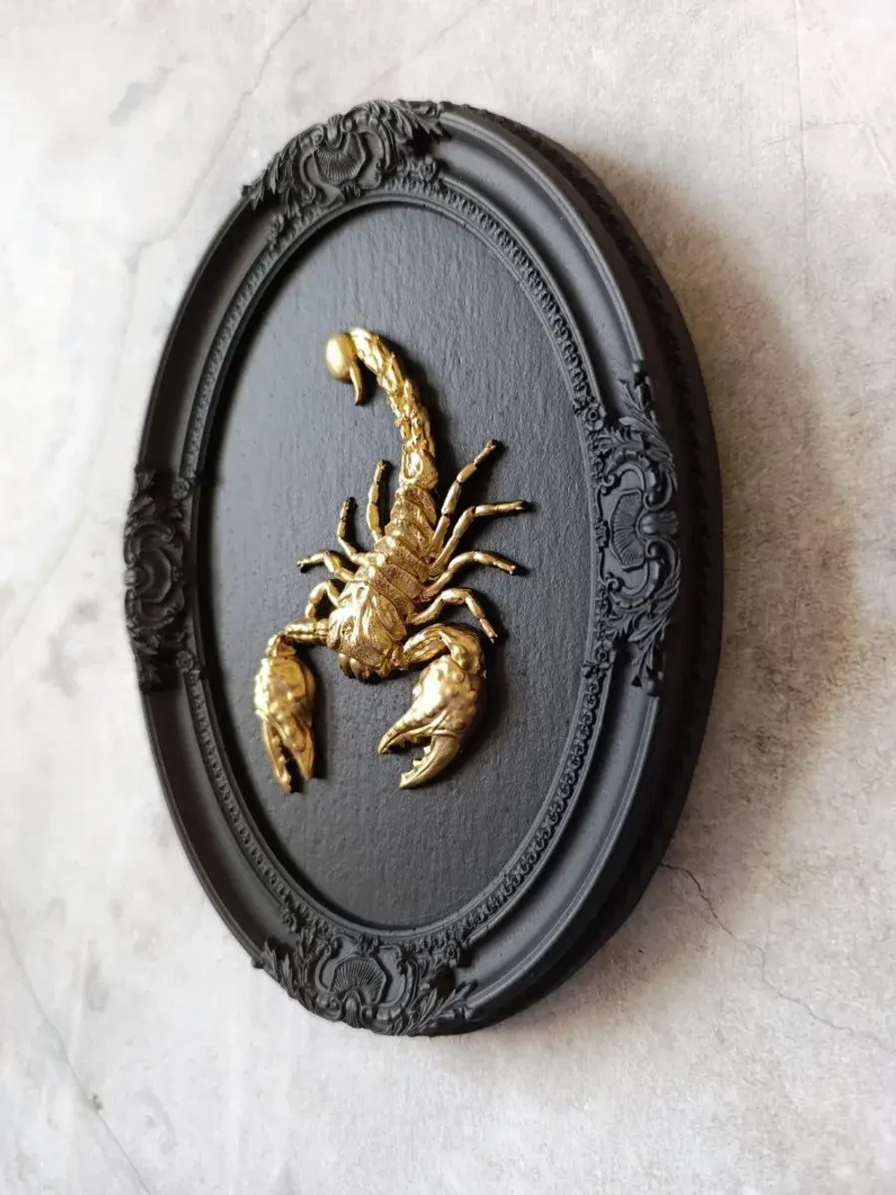 Барельеф на стену из гипса Скорпион