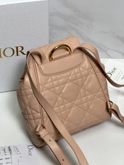 Рюкзак Dior Caro розовый, модель среднего формата