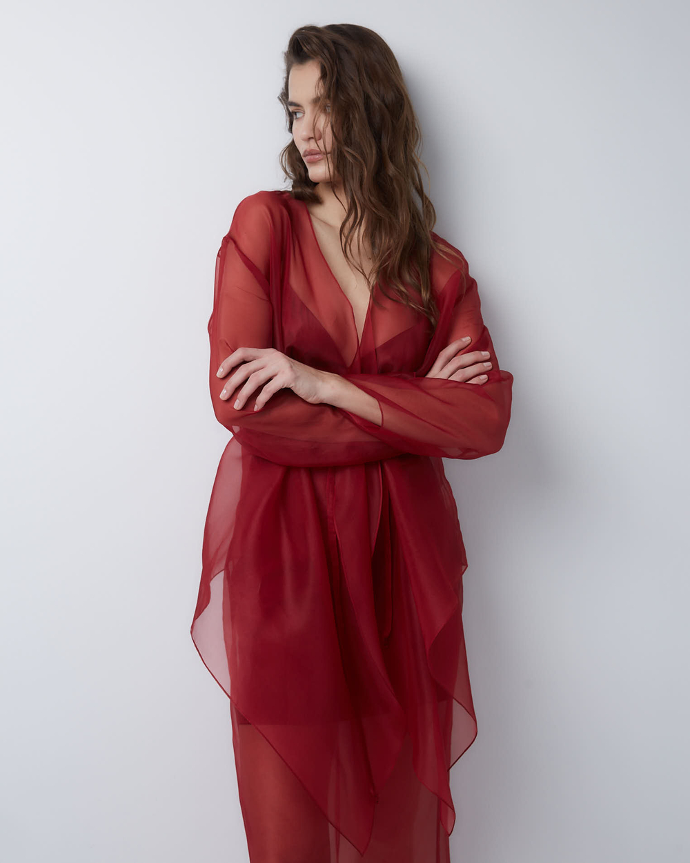 Блуза на пояске из шелковой органзы бордо