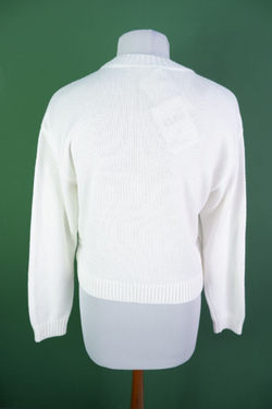 Свитер лаконичный 42 размер, новый