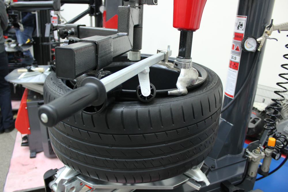 TC24L Шиномонтажный полуавтоматический станок 380В