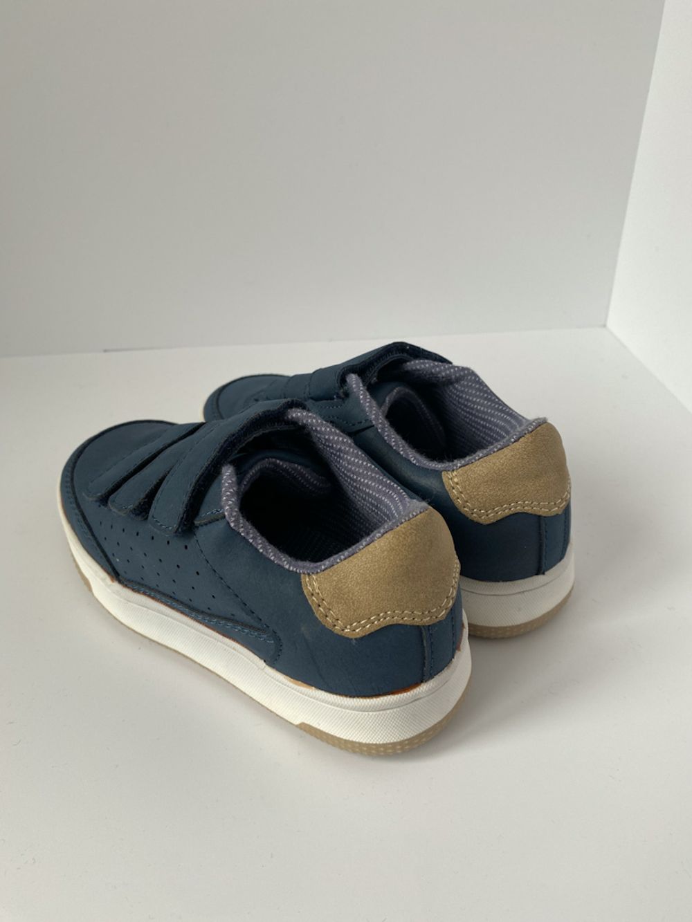 Новые кроссовки Zara, 27