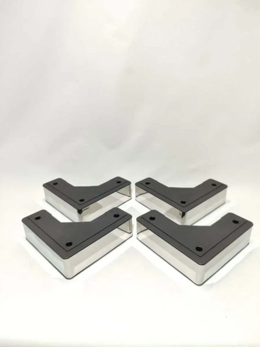 Мебельные ножки пластиковые для дивана шкафа и тумбочки