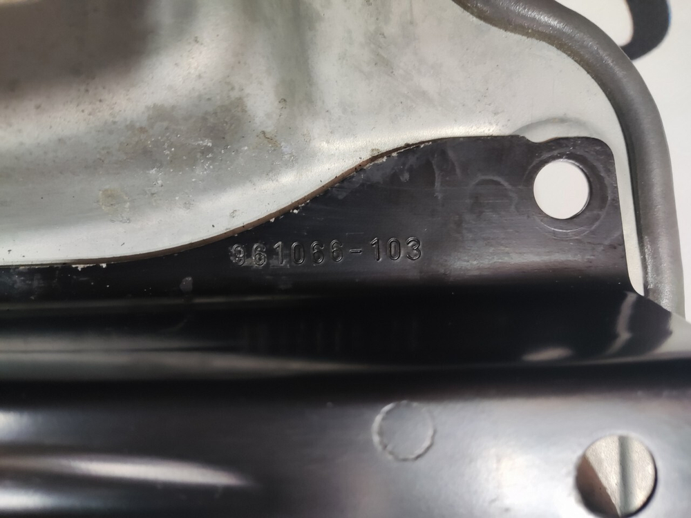 Стеклоподъемник правый в сборе