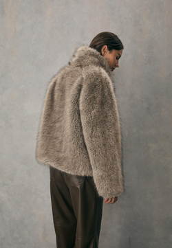 STRADIVARIUS Шуба из искусственного меха с высоким воротником, бежевый