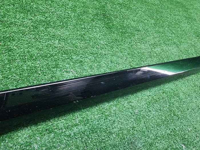 Накладка двери передняя правая BMW X7 G07 (19-нв)