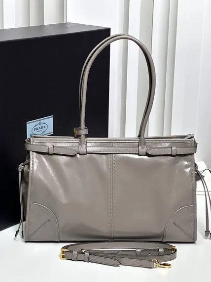Кожаная большая сумка Prada Bonnie цвет оловянный