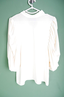 Блузка Argent сдержанная, визуально на 48 размер