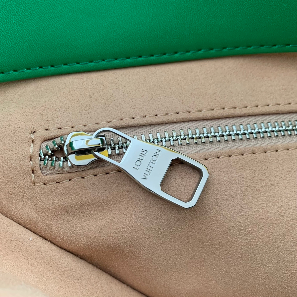 Louis Vuitton Shopper Tote MM