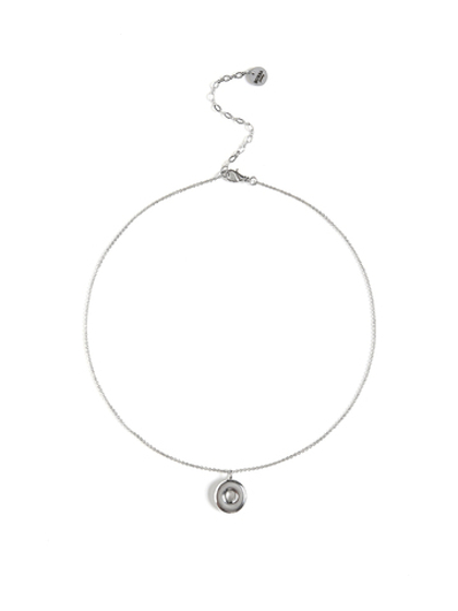 Колье с буквой О