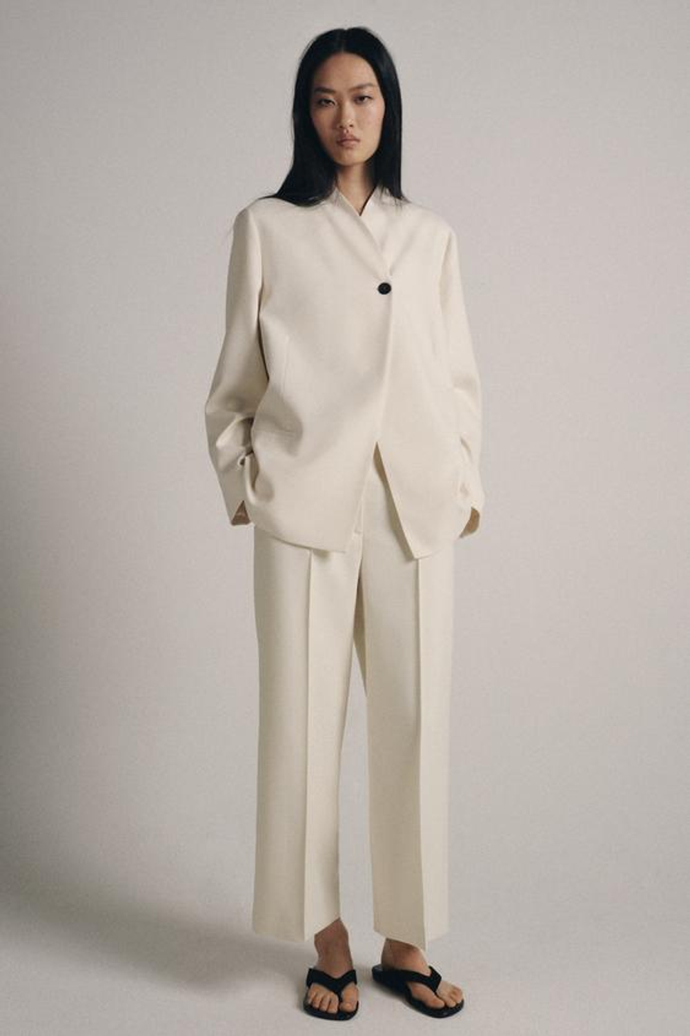 ZARA УКОРОЧЕННЫЕ БРЮКИ СО СТРЕЛКАМИ — ZW COLLECTION, СВЕТЛО-БЕЖЕВЫЙ