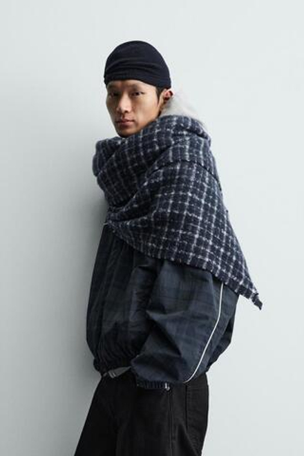 ZARA ШАРФ С НАЧЕСОМ В КЛЕТКУ, МОРСКОЙ СИНИЙ