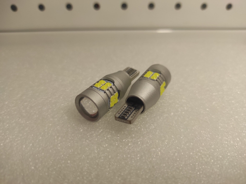 T15 W16W / Лампы светодиодные 18 диодов Т15 3014 (2 шт. / комплект)