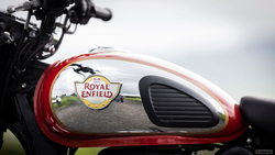 Royal Enfield Classic 350 Chrome Red