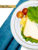 Набор одноразовых пластиковых тарелок с каймой "Золото" 19 см 10 штук