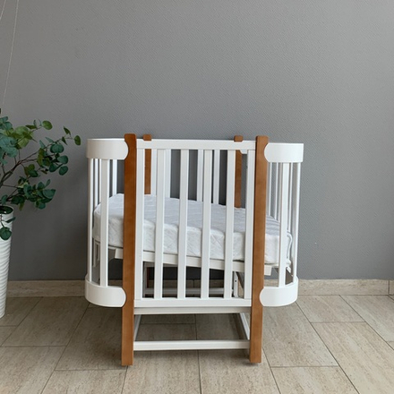 Кровать детская «Solnyshko» 3 в 1 продольный маятник, колесо (белый/бук)