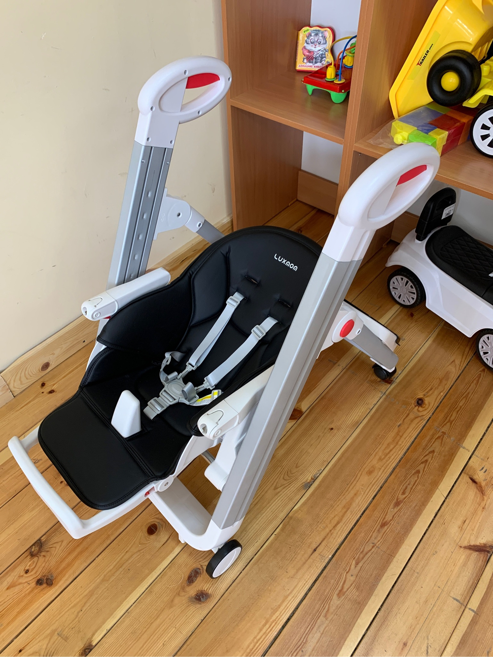 Стул для кормления luxmom В2 Чёрный