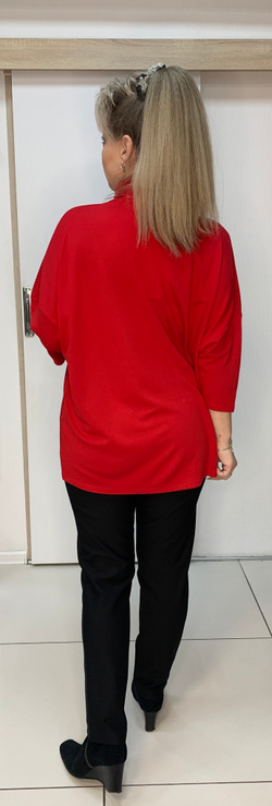 Нарядный джемпер-туника со стразовым принтом и хомутом