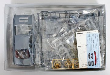 Сборная модель 1/24 Aoshima Nissan Skyline GT-R BNR 34 C-West 2002