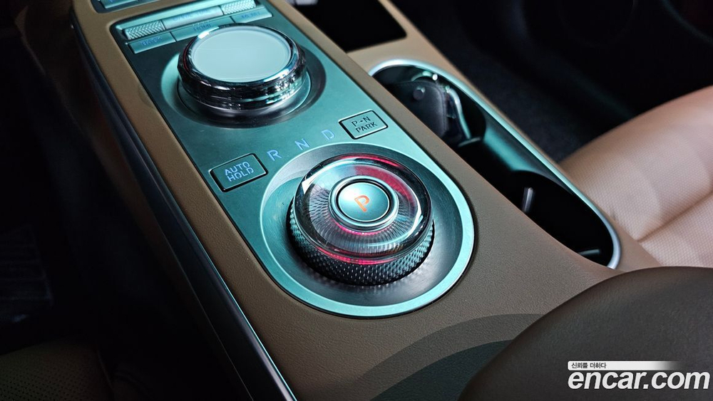 Genesis GV70 2.5T Бензин AWD (04.2021)