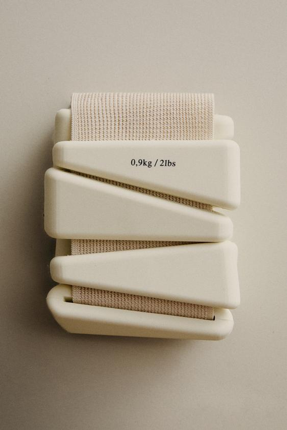 ZARA HOME НАБОР СПОРТИВНЫХ БРАСЛЕТОВ И НАПУЛЬСНИКОВ С УТЯЖЕЛИТЕЛЯМИ (2 ШТ.), ЭКРЮ