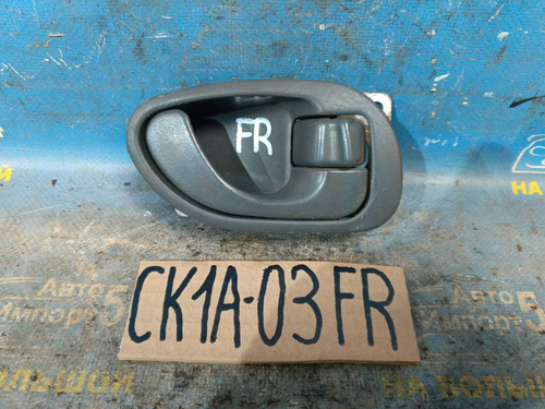 Ручка двери передней правой салонная MITSUBISHI LANCER 1998