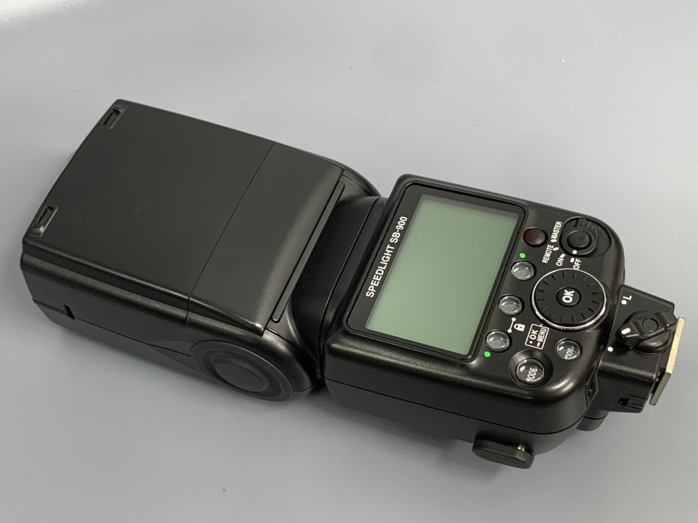 Nikon Speedlight SB-900