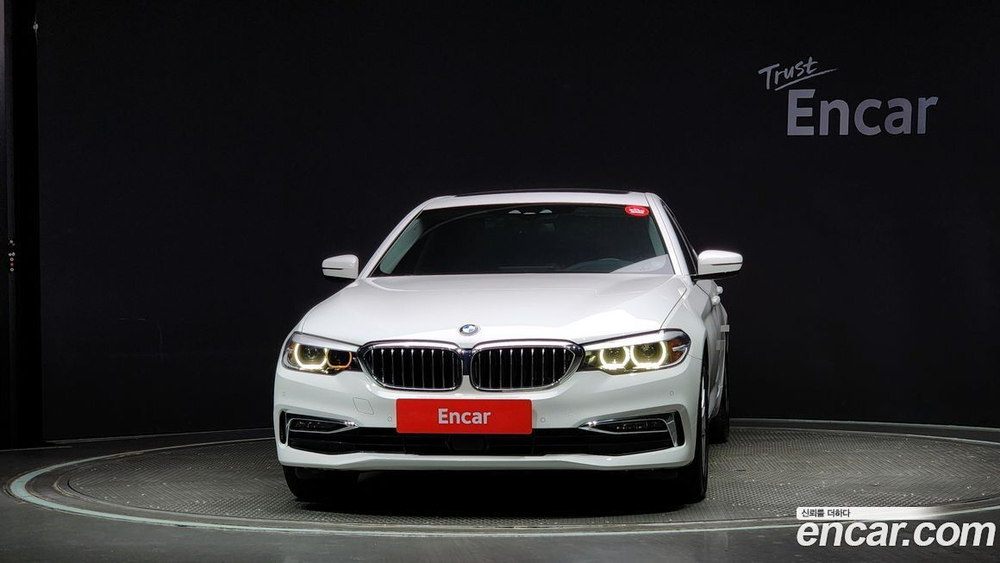 BMW 5 Series (G30) 520i Luxury (05.2020)