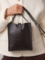 Женская кожаная сумка кросс-боди DBR 30919 темно-коричневый