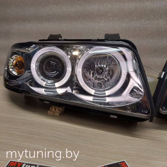 Передние фары Audi A4 B5 angel eyes chrome
