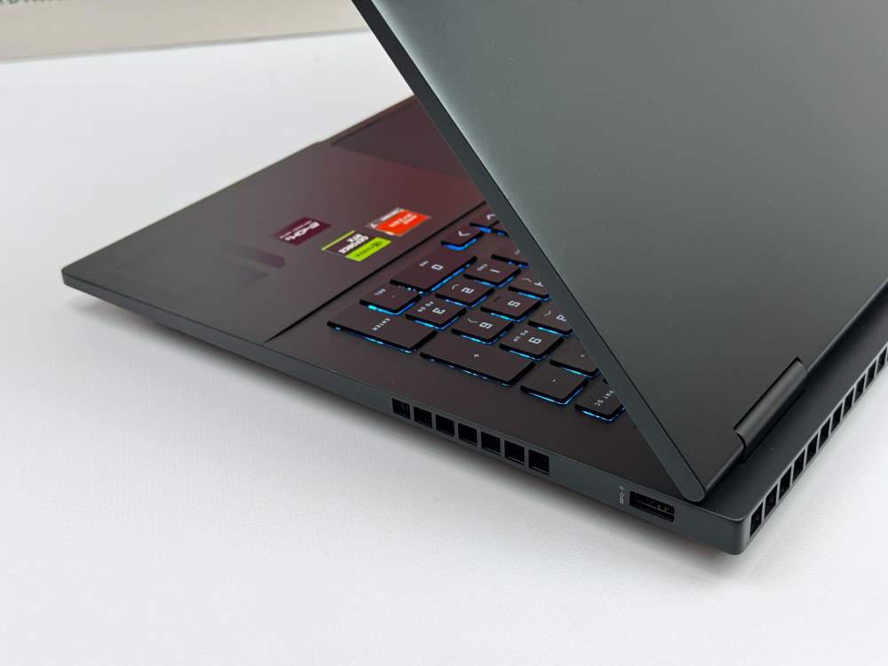 Игровой ноутбук HP Omen i7-14650HX / RTX 4070 / 16GB DDR5 / 1TB / 2.5K / 240Hz / Win11 / Русско-Английская клавиатура