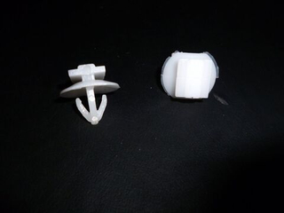 Клипса молдинга двери Нива-Шевроле 2123-8212330 (100шт)