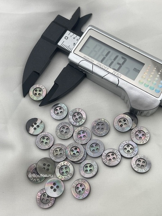 Пуговицы Гучч. перламутровые на прокол