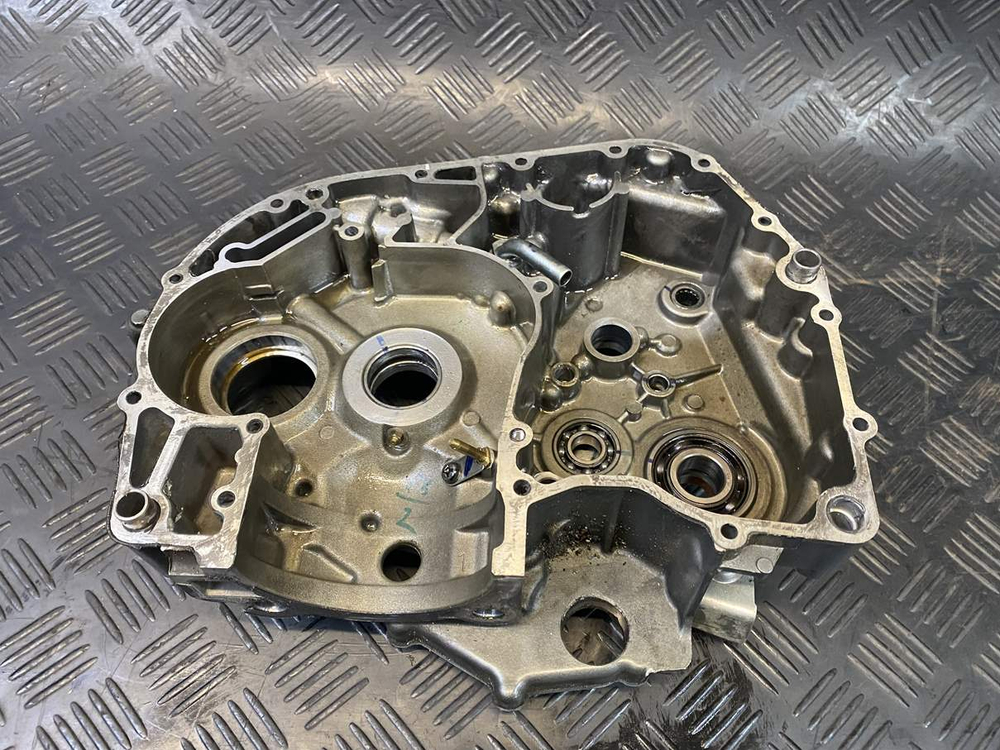 Левая часть картера KTM 250 Duke 2020