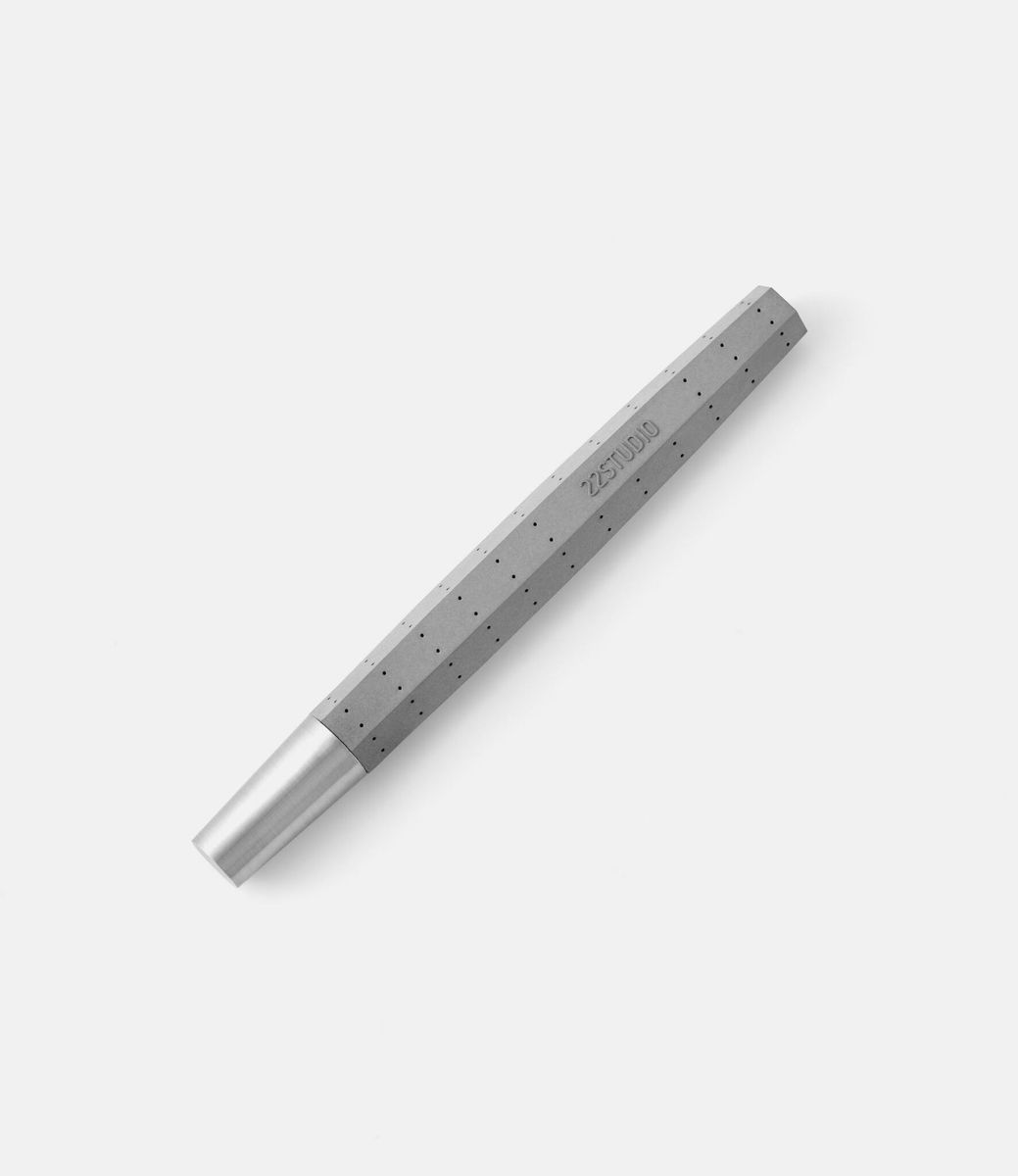 22 Studio Module Rollerball Pen Original — ручка-роллер из бетона